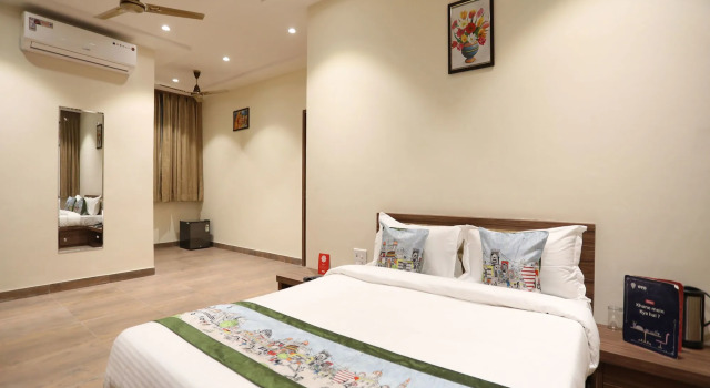 OYO 10326 Hotel The Indra INN