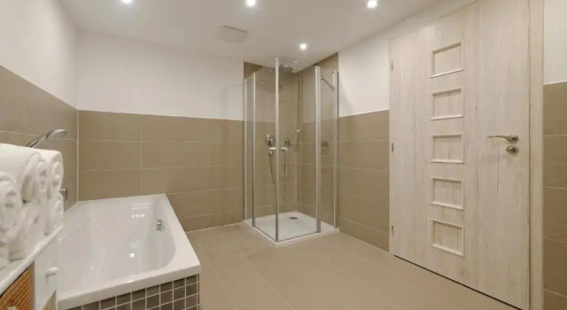 Апартаменты Hotel Bayerisch Meran