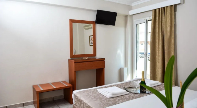 Семейный номер Standard с 2 комнатами с балконом Hotel Hermes