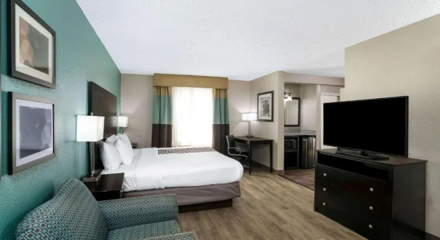 Двухместный люкс с 2 комнатами La Quinta by Wyndham Lebanon