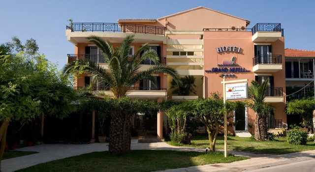 Hotel Grand Nefeli, Забронировать Отель Отели периферии Ионических островов с парковкой, Парковка