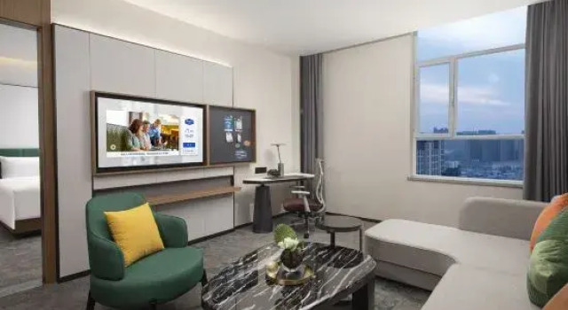 Люкс Business Hilton Garden Inn Changji