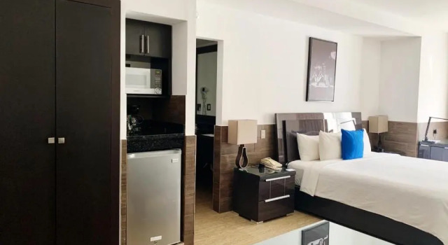 Полулюкс Deluxe Beverly Hills: Hotel and Business
