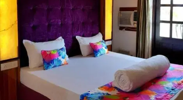 Lemonmint Svelton Manor, Rezerwuj Hotel Hotele w North Goa z parkingiem, Parking