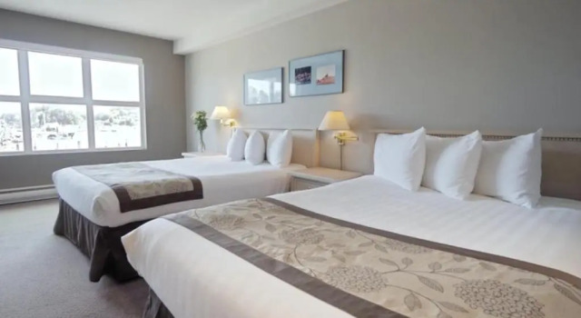 Четырёхместный номер Standard Quarterdeck Inn Port Hardy