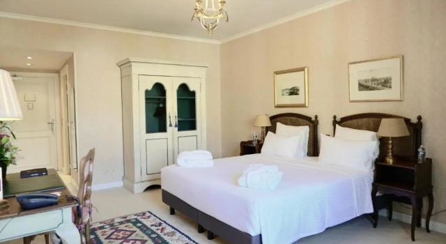 Номер Classic Le Manoir de Gressy