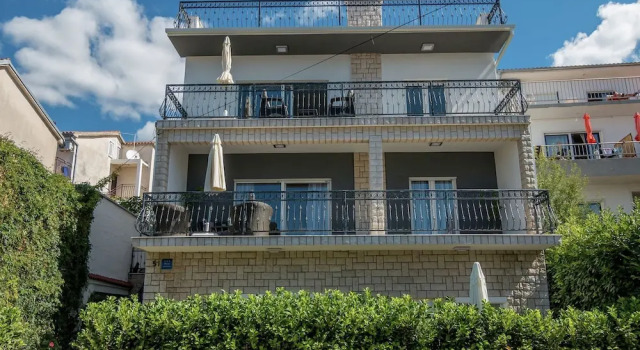 Beautiful Modern Apartment For Max 6 Persons Just 350 Meters From The Beach