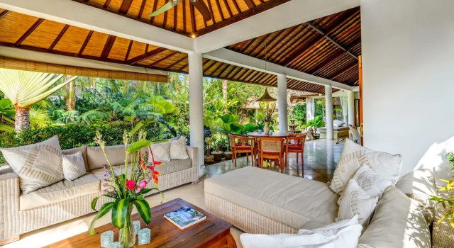 Вилла Villa Thiara by Optimum Bali - Newly refurbished 500m to Beach & Kudeta - Central Seminyak Oberoi