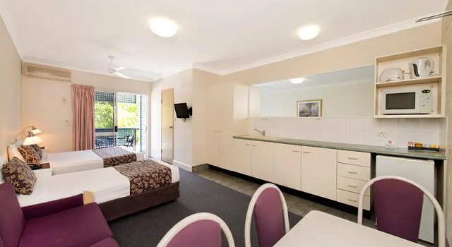 Двухместная студия Benson Court Motel