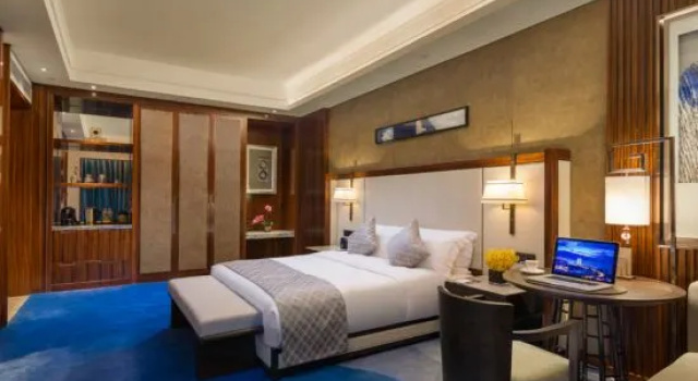 Standardowy dwuosobowy pokój i balkonem Dali International Hotel