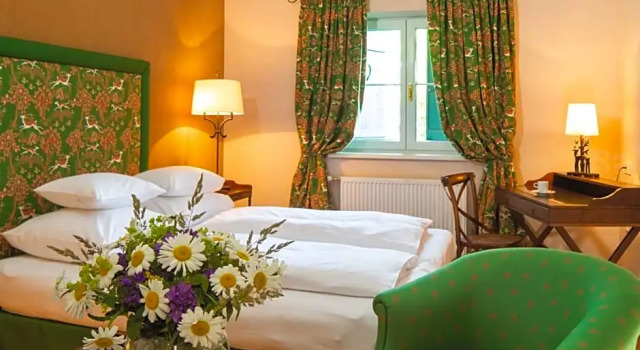 Der Knappenhof - Hotel & Restaurant, Book Hotel Hotels in Neunkirchen with Parking, Parking