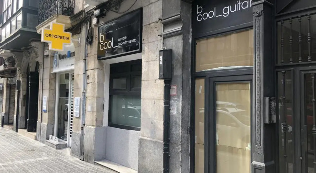 Guitar Hostel