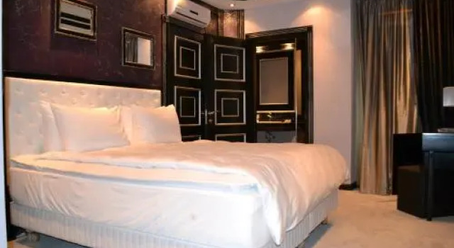 Piazza Boutique Hotel