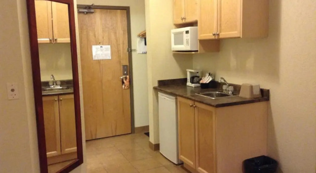 Номер Deluxe Lakeview Inns & Suites - Fort Nelson