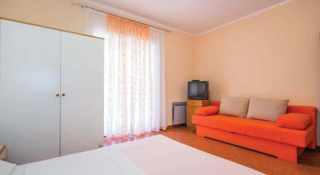 Awesome Home in Jadranovo With Wifi and 3 Bedrooms, Забронировать Отель Отели Приморско-Горанской жупания с парковкой, Парковка