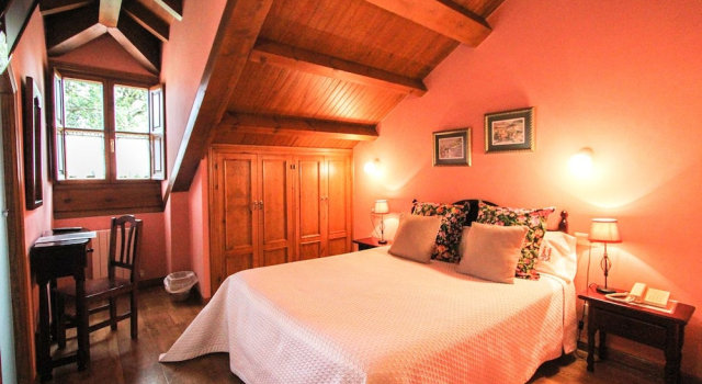 La Biesca Sebreñu, Reservar Hotel Ribadesella 