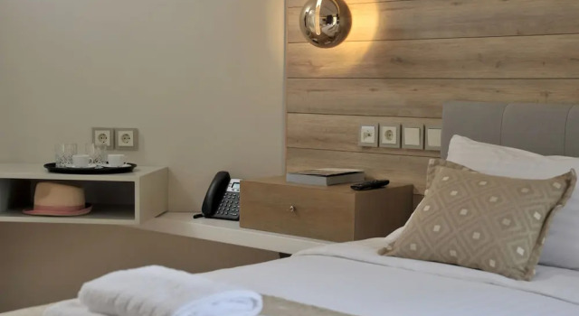 Двухместный номер Standard с балконом и с видом на город Seasabelle Hotel near Athens Airport