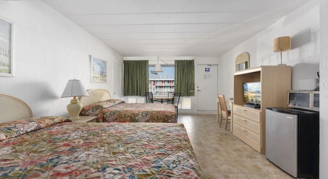 Четырёхместный номер Standard с красивым видом из окна Cara Mara Resort