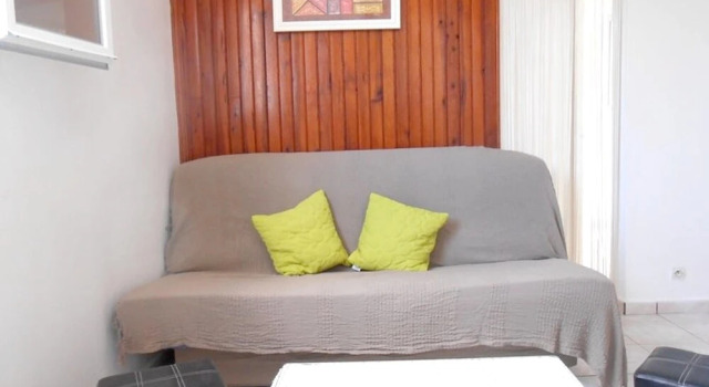 Apartment With one Bedroom in Saint-benoît, With Wonderful City View, Enclosed Garden and Wifi, Book Lejlighed Lejligheder i Saint-Benoit, Lejlighed