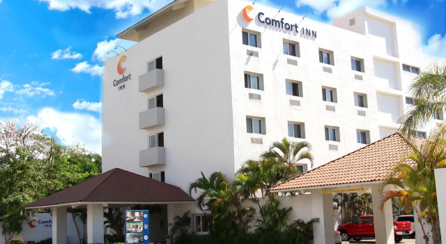 Comfort Inn Puerto Vallarta Golfside & Marina, Book Hotel Hotels in Jalisco with a Pool, Swimming Pool