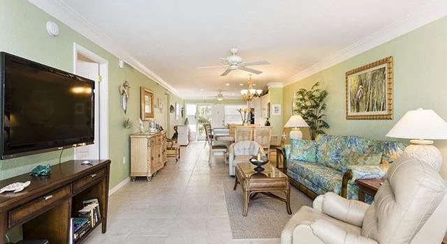 Bay Tree Club 106 2 Br Condo by RedAwning, Забронировать Отель Сиеста-Ки Sarasota Area, рядом с Пляж Turtle Beach