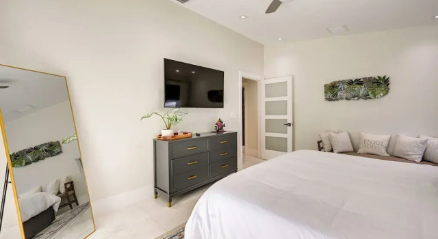 Коттедж Updated Naples Retreat w/ Private Pool & Patio!
