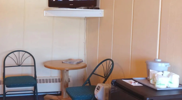 Четырёхместный номер Economy Motel Tremblant