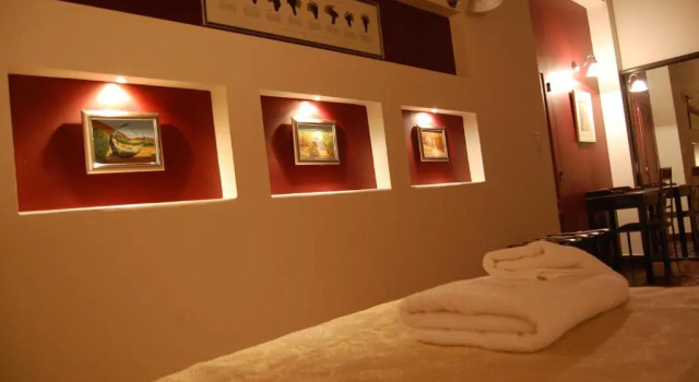 Полулюкс Delvino Boutique Hotel