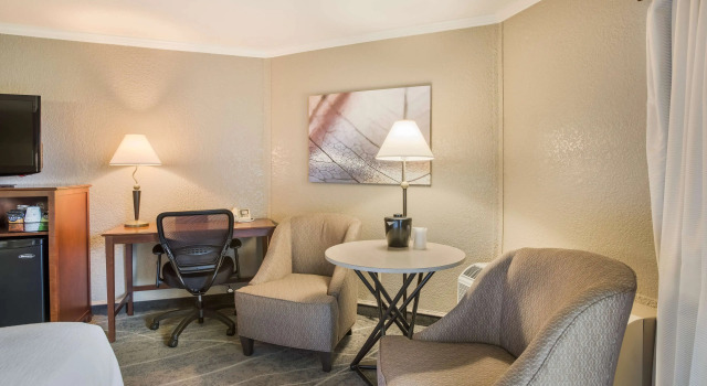 Четырёхместный номер Standard Best Western Harbour Pointe Lakefront