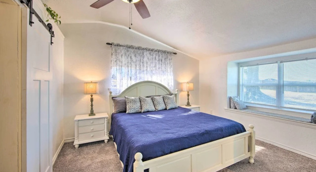 Water Views + Deck: Gun Barrel City Cottage!, Réserver Hôtel Payne Springs États-Unis