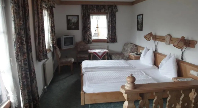 Двухместный номер Standard с балконом Kaiserhotel Neuwirt