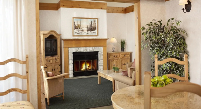 Четырёхместная вилла c 1 комнатой Pinestone Resort & Conference Centre