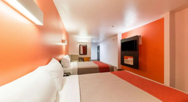 Четырёхместный номер Standard Motel 6 Fort Worth, TX - North - Saginaw