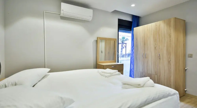 Семейные апартаменты c 1 комнатой с балконом MENE SUITES