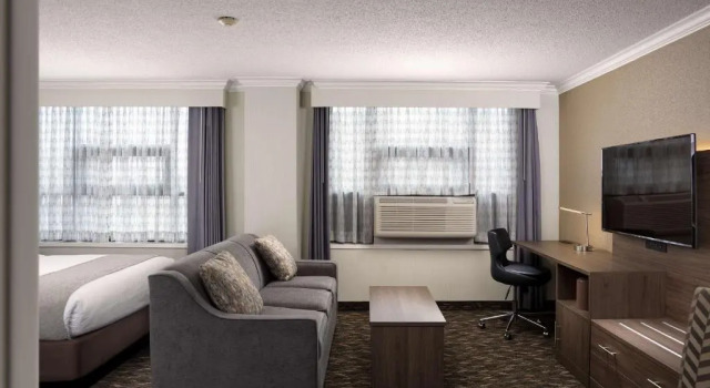 Люкс BEST WESTERN PLUS Carlton Plaza Hotel