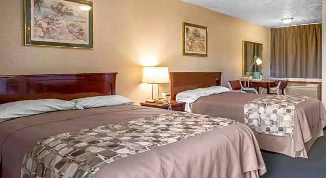 Двухместный семейный номер Standard Rodeway Inn & Suites Branford - Guilford