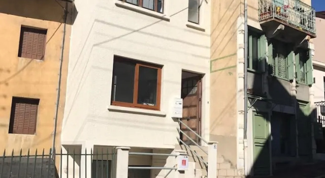 Petit T1 à 100m des Thermes, Prenota Hotel Hotel a Alvernia con parcheggio, Parcheggio