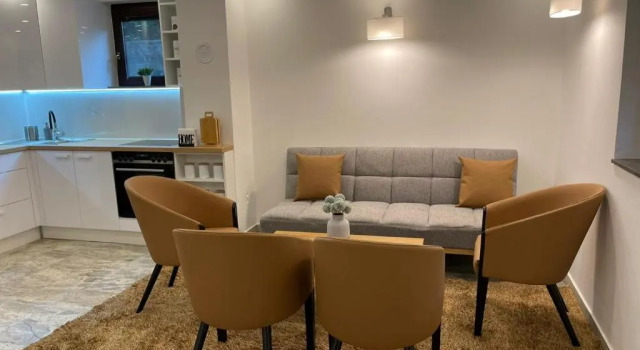 Holiday Home Oaza Mira, Забронировать Отель Отели Високо с парковкой, Парковка