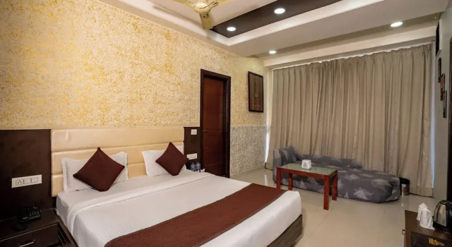 Люкс Hotel Sawamani - 100 Meters from Khatushyam ji