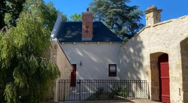 Gîte Ainay-le-Vieil, 3 pièces, 6 personnes - FR-1-586-7, Rezerwuj Hotel Ainay-le-Vieil 