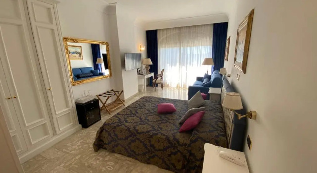 Полулюкс с балконом и с видом на бассейн Bougainville Luxury Boutique Hotel