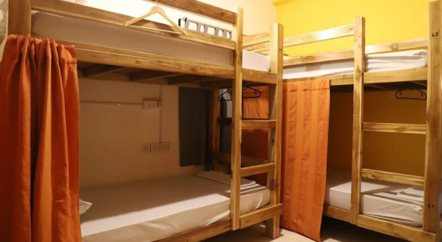 Hostel11 Elliot's Beach, Забронировать Отель Теруванмиюр Ченнаи, рядом с Ashtalakshmi Temple