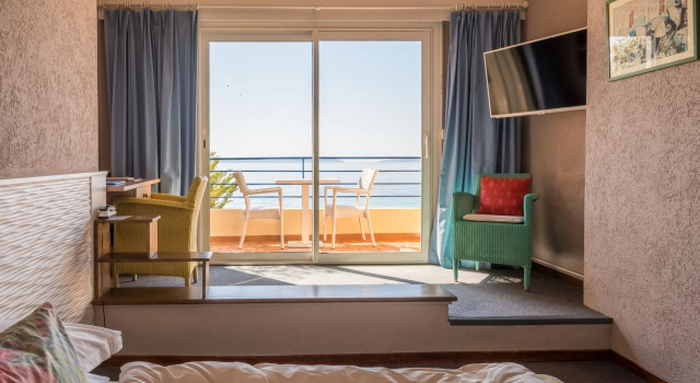 Grand Hotel Moriaz, Book Hotel Hoteller i Var coast med parkering, Parkering