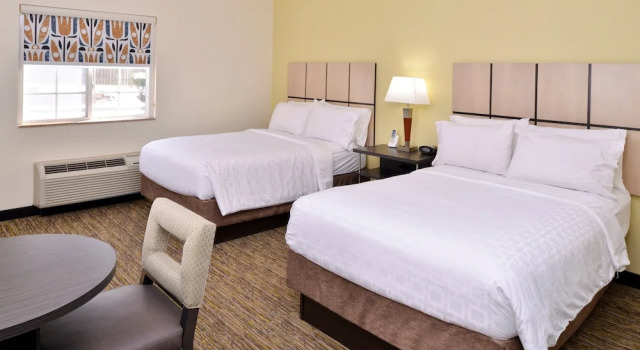 Четырёхместный люкс Candlewood Suites Winchester by IHG
