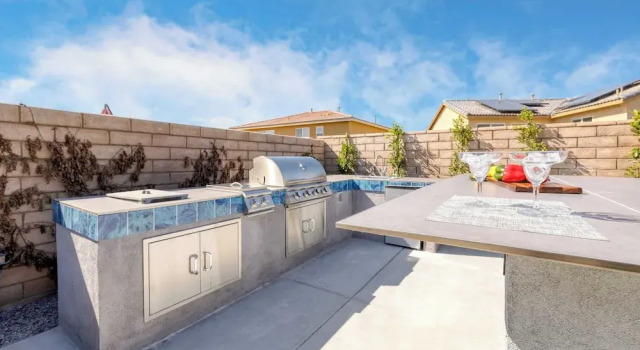 Коттедж Gated Terra Lago Escape With Private Pool, Hot Tub, Outdoor Kitchen and Lounge