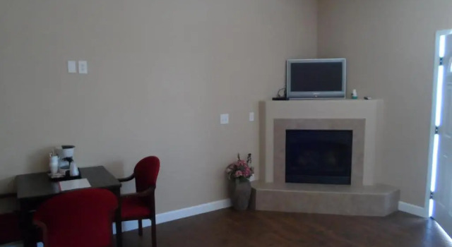 Номер Standard 2172 main st