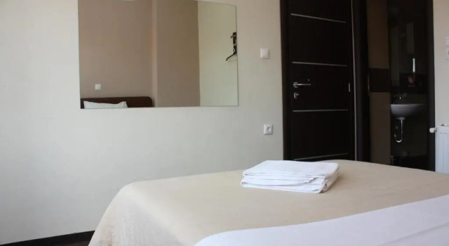 Двухместный номер с балконом Pella Inn Hostel