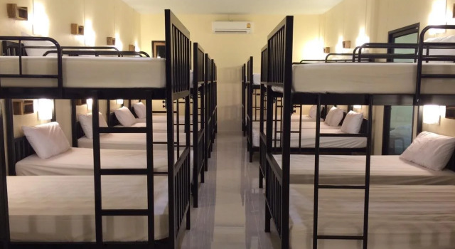 Koh Jum Bungalow & Hostel, Забронировать Хостел Отели Южного Таиланда с парковкой, Парковка