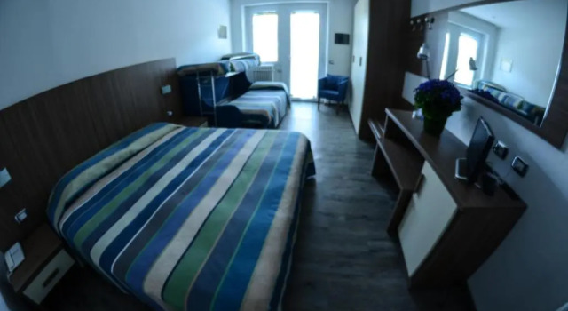 Четырёхместный номер Standard Hotel National