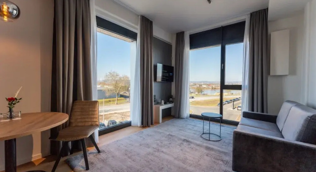 Люкс Frames Hotel GmbH